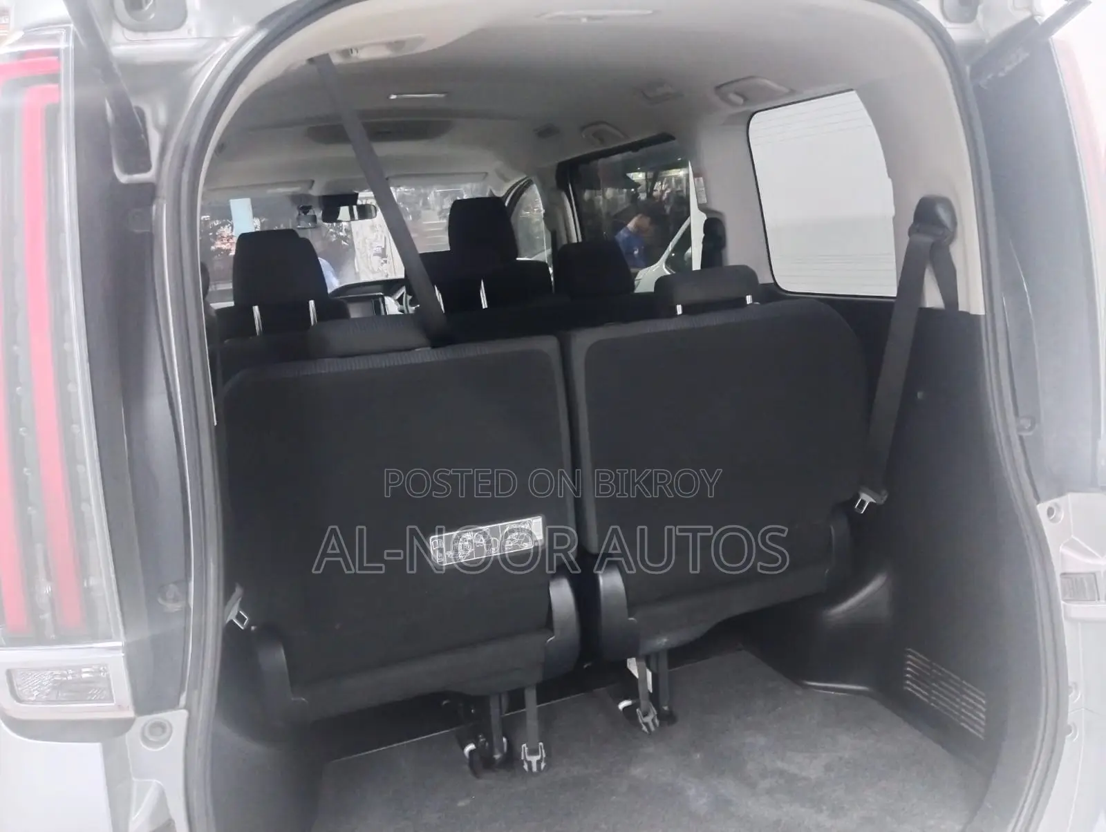 Toyota Noah 2.0 FWD (8 Seater) 2020 Silver