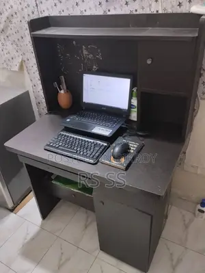 পড়ার টেবিল বিক্রয় হবে