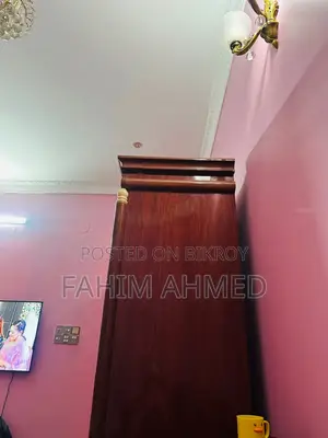 এক্সক্লুসিভ ৫ পাল্লার ভিক্টোরিয়ান ডিজাইন কাঠের আলমারি (Used)
