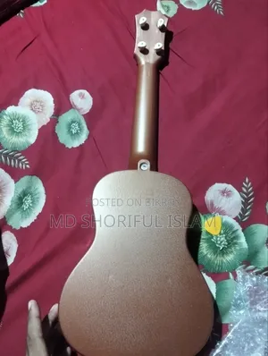 ২১ ইঞ্চি ইউকেলেলে