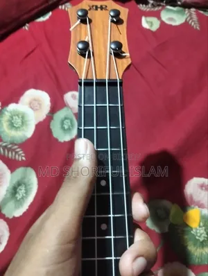 ২১ ইঞ্চি ইউকেলেলে