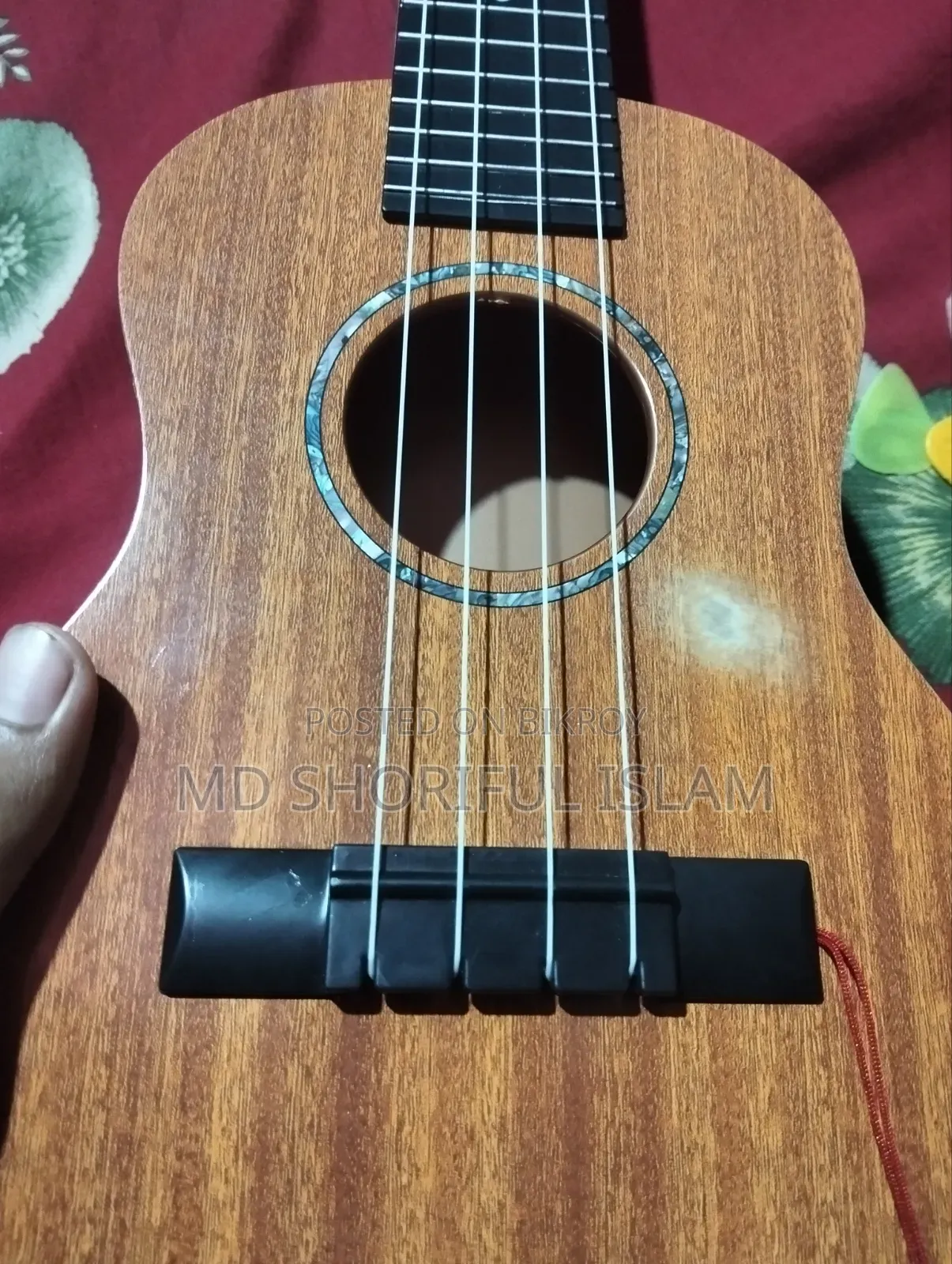 ২১ ইঞ্চি ইউকেলেলে