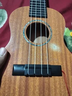২১ ইঞ্চি ইউকেলেলে