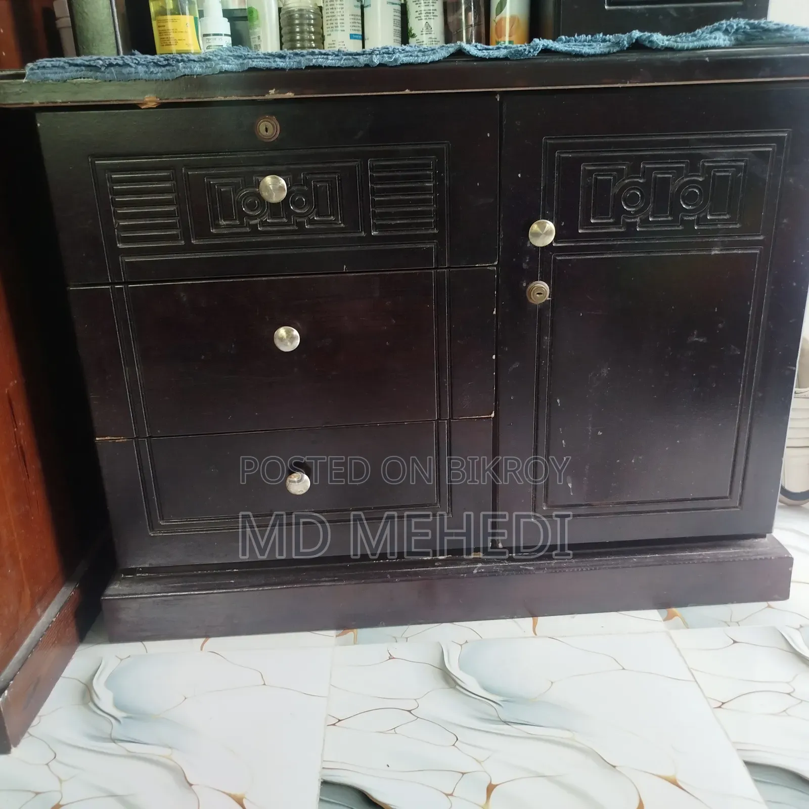 ডেসিন টেবিল