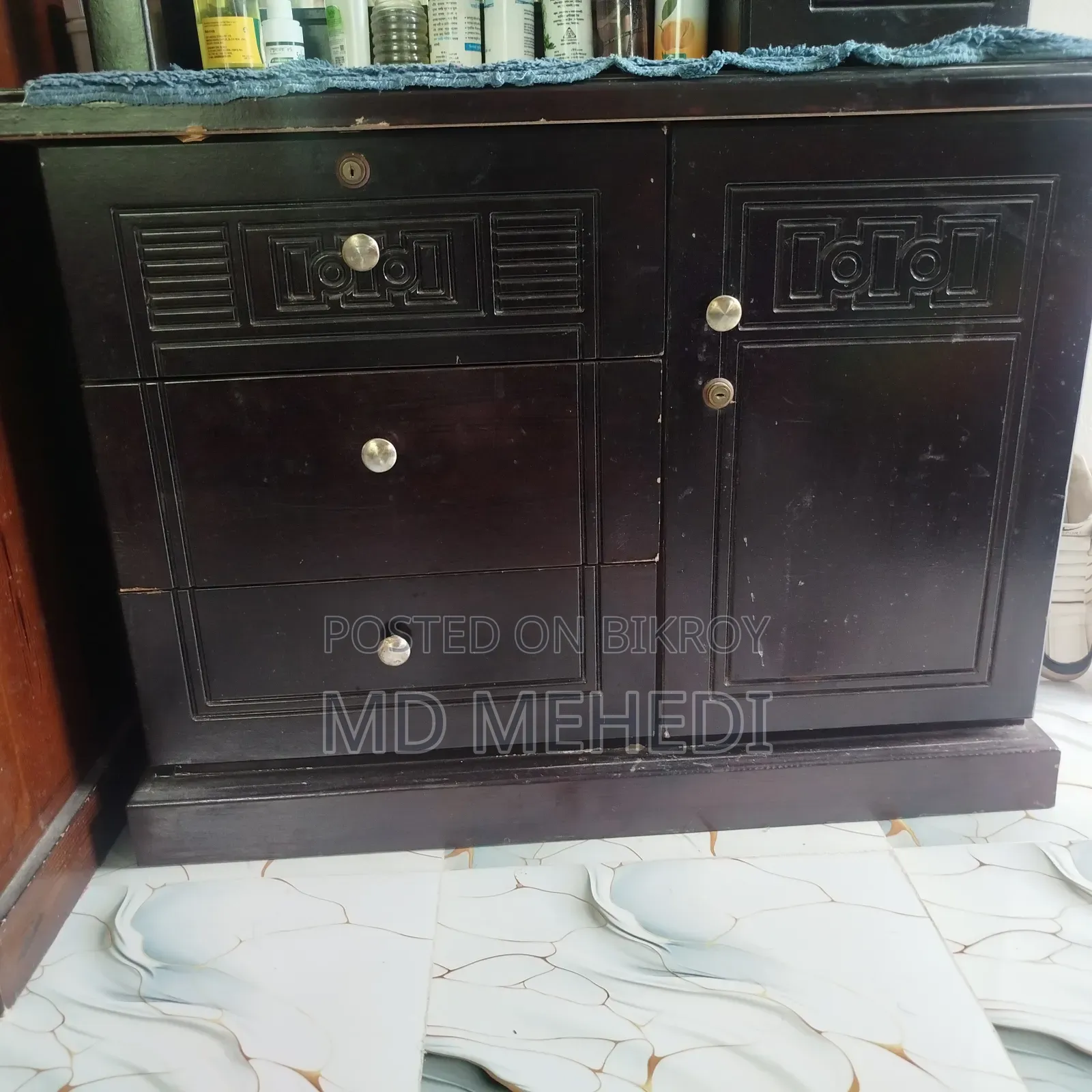 ডেসিন টেবিল