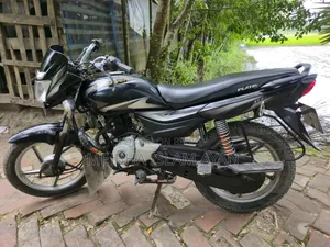 বাজেট প্ল্যাটিনা ১০০ ২০১৯ কালো