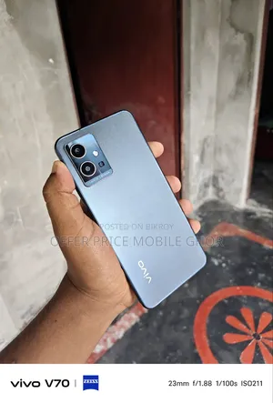 Vivo Y75 128 GB White