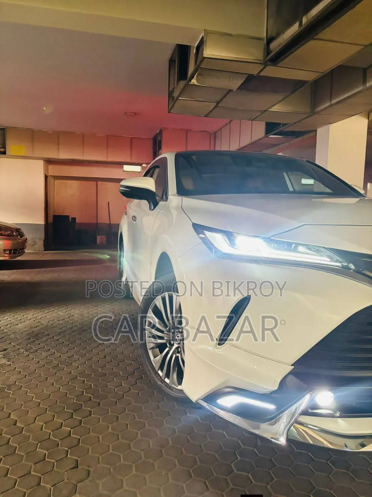 Toyota Harrier 2.0 2020 Pearl