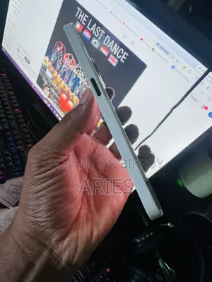 নতুন নাথিং ফোন ২এ ১২৮ জিবি হোয়াইট