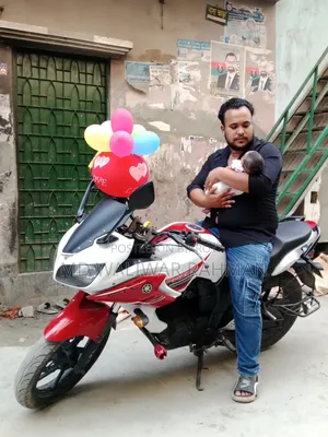 ইয়ামাহা ফাজার ভি১ ২০১৫ হোয়াইট