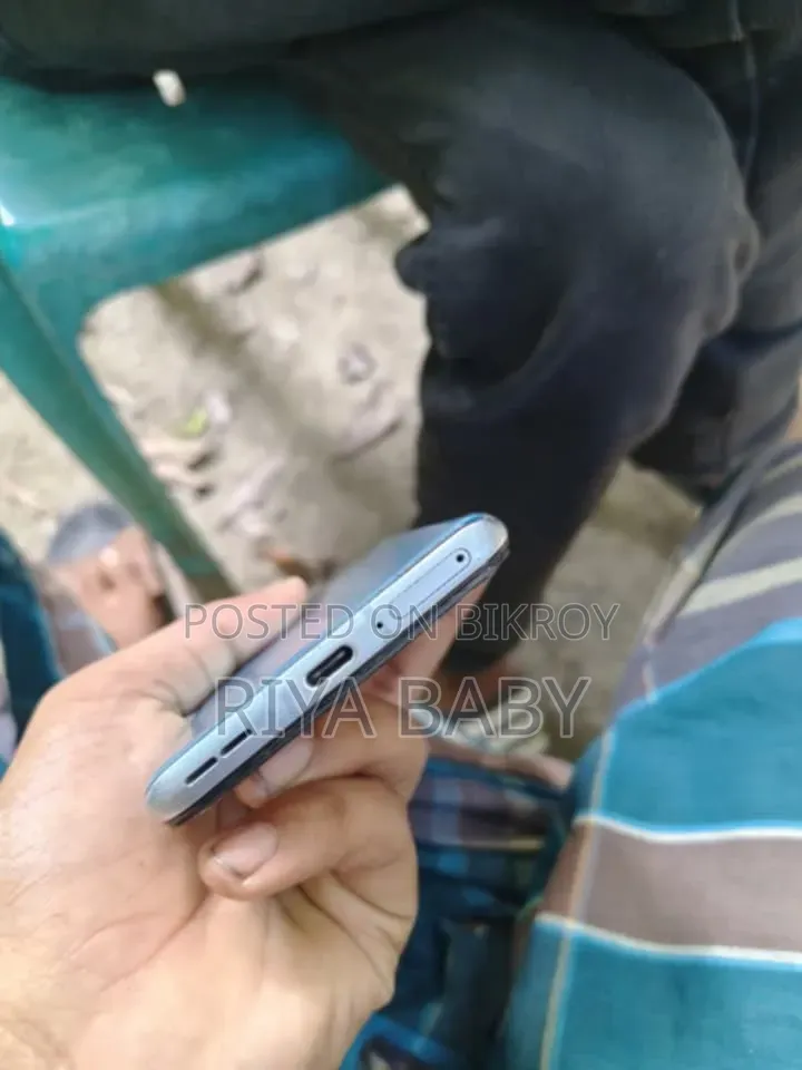 ওয়ানপ্লাস ৯আর ২৫৬ জিবি
