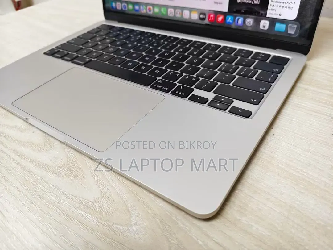 New Laptop Apple MacBook Air 2023 M2 8GB Apple M2 SSD 256GB