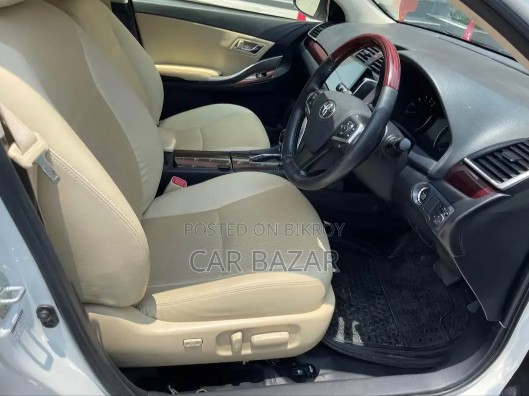 Toyota Premio 1.5 Front-Wheel Drive 2019 Pearl