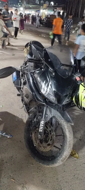 Yamaha R15 V3 ২০১৭ কালো