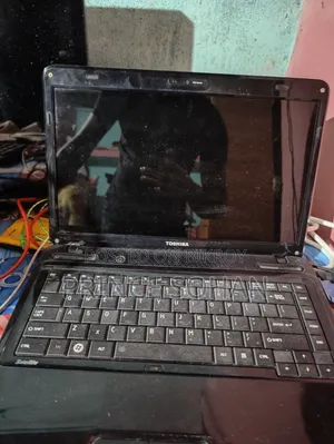 ল্যাপটপ তোশিবা স্যাটেলাইট এল৮৪০ ৪জিবি ইন্টেল কোর আই৩ এইচড্ড ৫০০জিবি