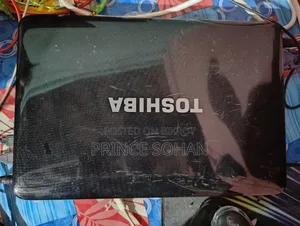 ল্যাপটপ তোশিবা স্যাটেলাইট এল৮৪০ ৪জিবি ইন্টেল কোর আই৩ এইচড্ড ৫০০জিবি