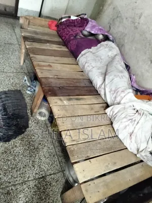 Wooden Chowki, Bed