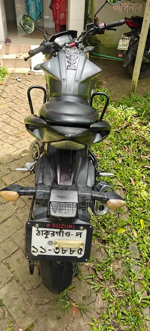 সুজুকি জিক্সার ২০১৯ গ্রে
