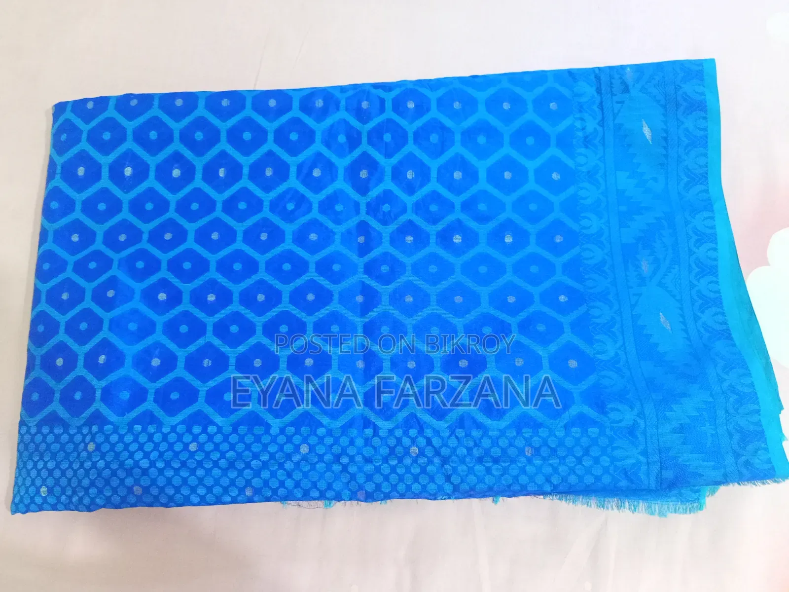 Three beautiful sarees will be sold together, three pieces of sarees will be sold in an offer