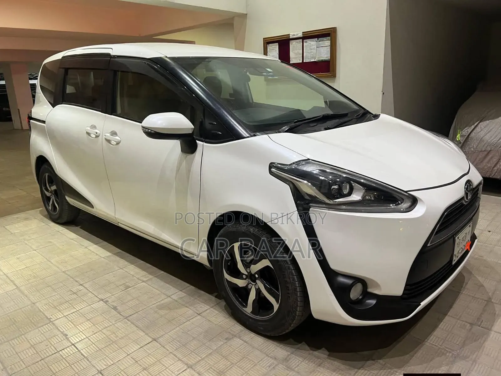 Toyota Sienta 1.5 Front Wheel Drive 2015 Pearl