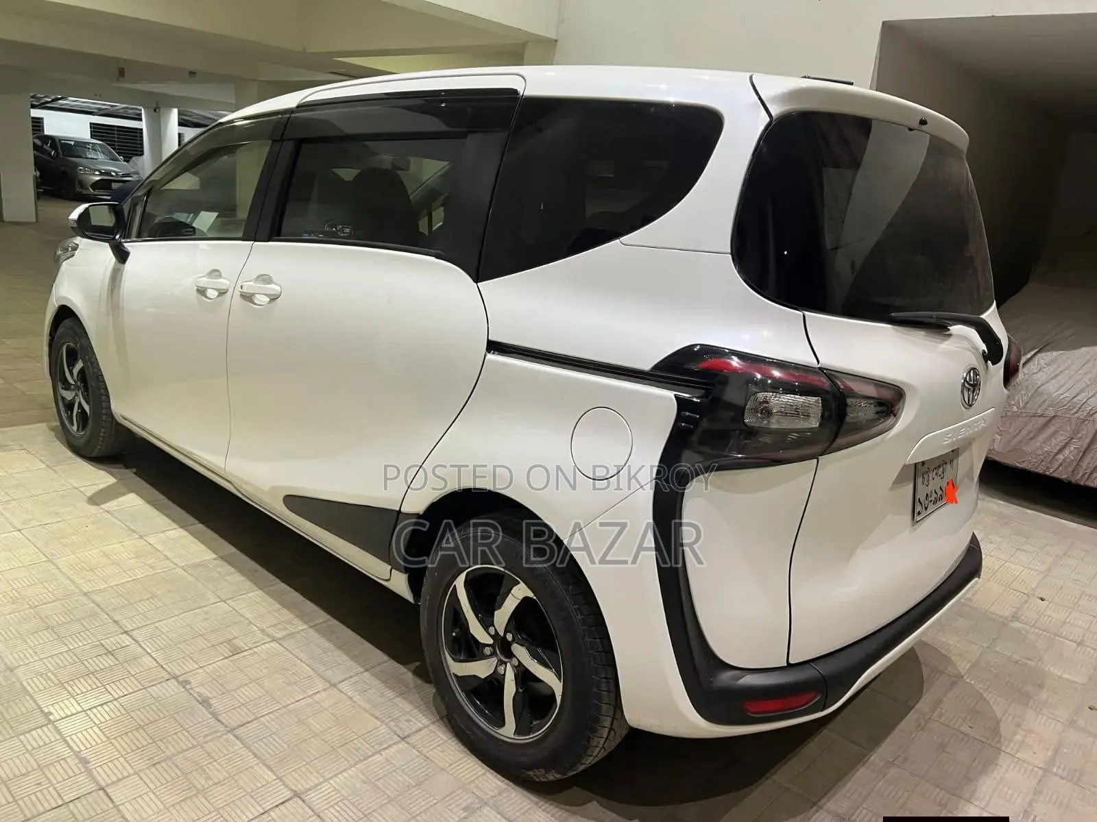 Toyota Sienta 1.5 Front Wheel Drive 2015 Pearl