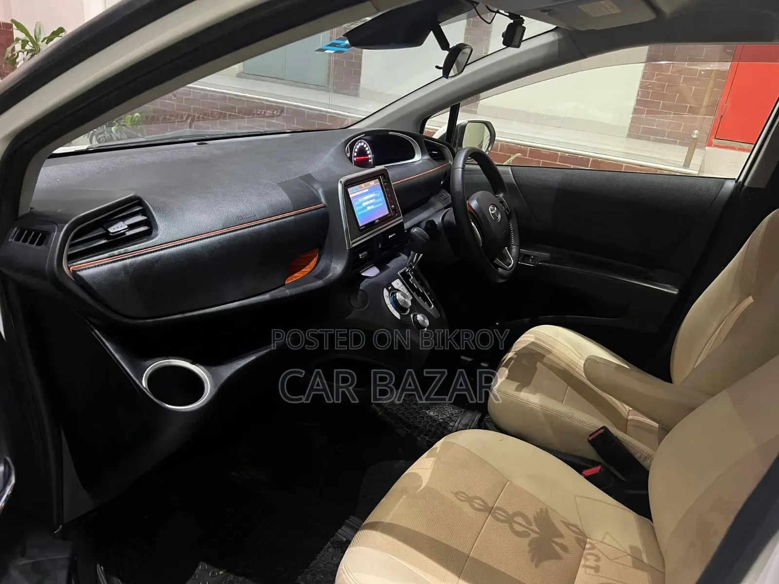 Toyota Sienta 1.5 Front Wheel Drive 2015 Pearl