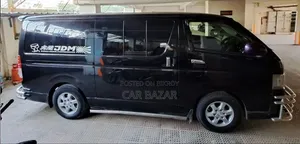 টয়োটা হায়েস ২০১২ কালো