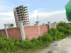 সেক্টর-২৫ এ ১০০ ফুট লেক সাউথের কাছাকাছি ৩ কাঠা জমি
