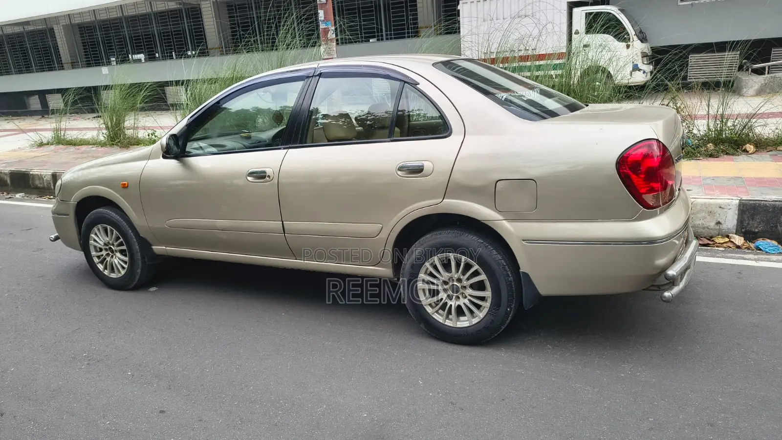 Nissan Sunny 2008 Beige