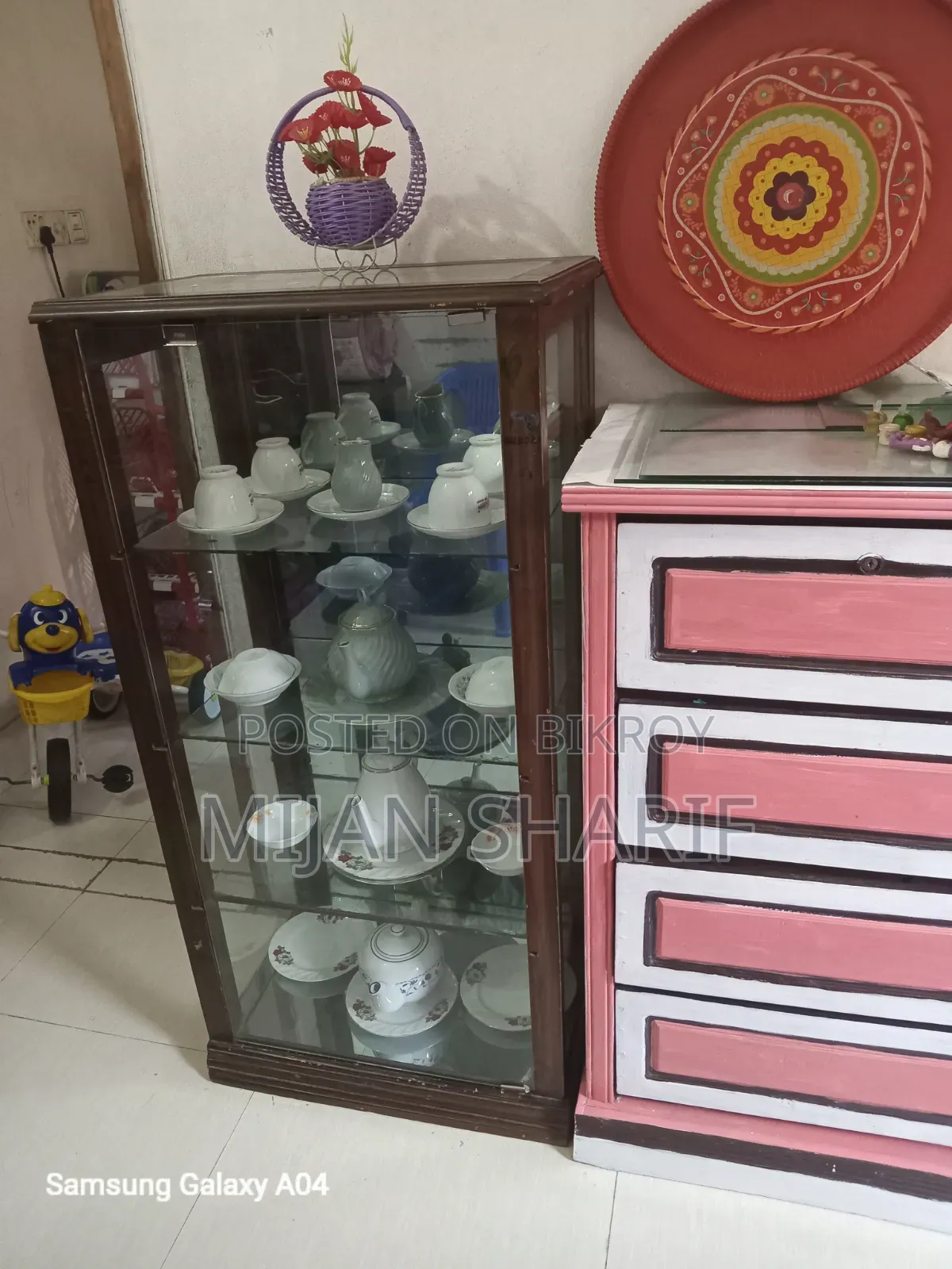 Corner Showcase Made of Teak Wood