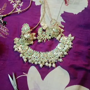 Kundan and Pearl Heavy Necklace Set (with Tikli)