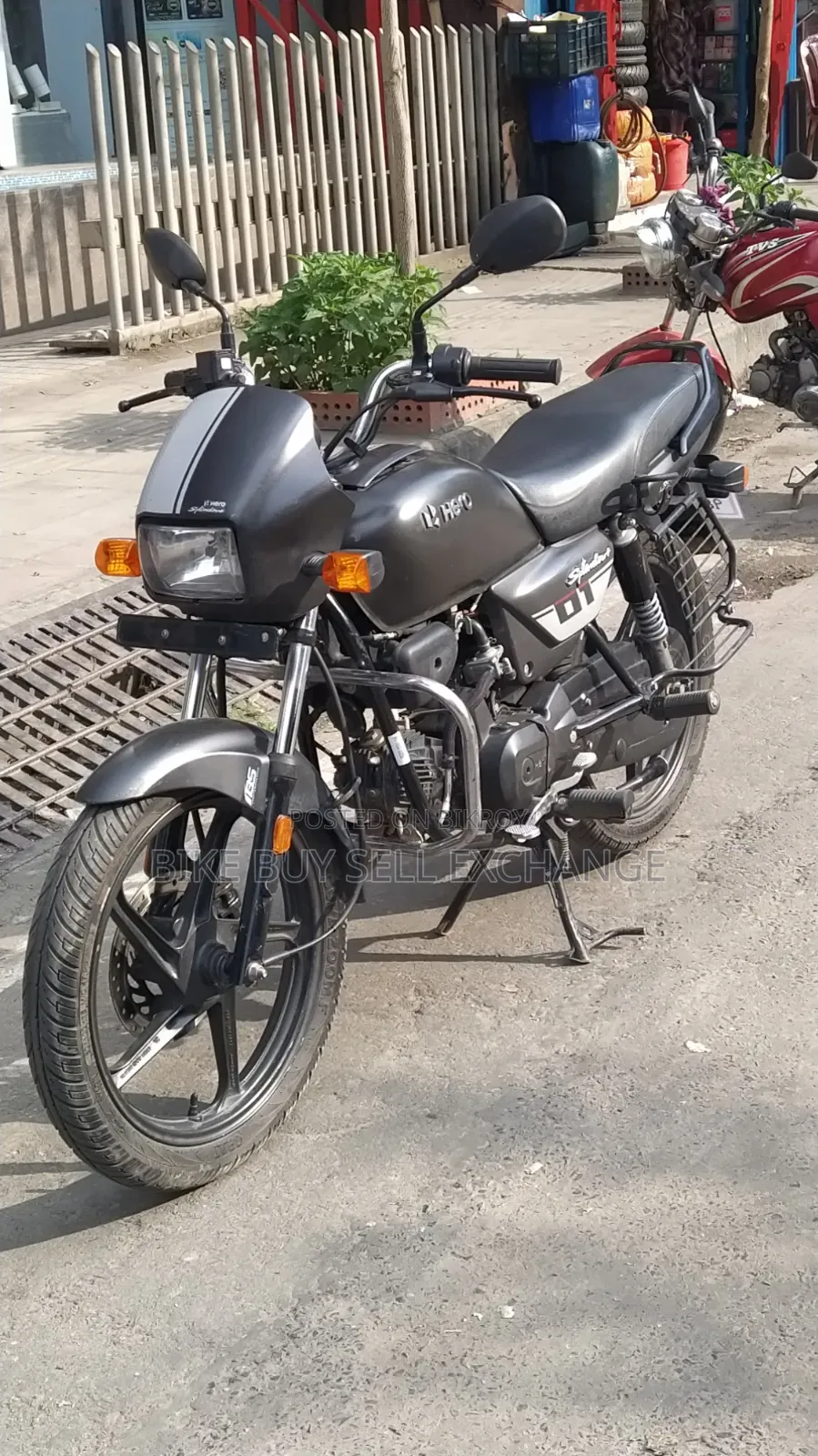 Hero Splendor iSmart Plus 2025 Gray