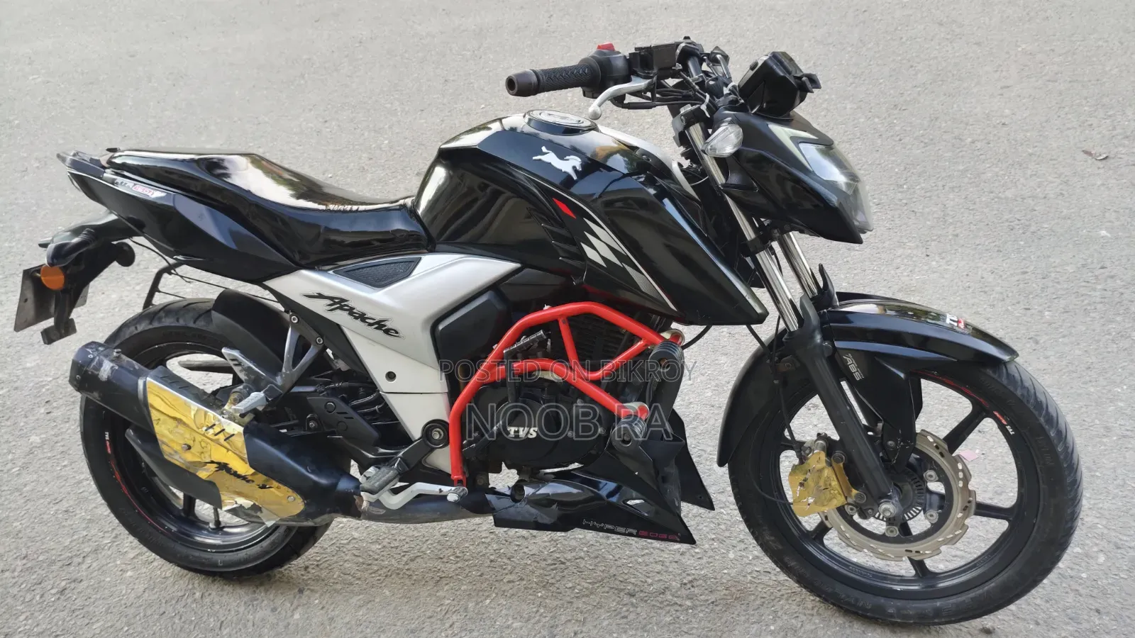 TVS Apache RTR 160 4V 2022 Black