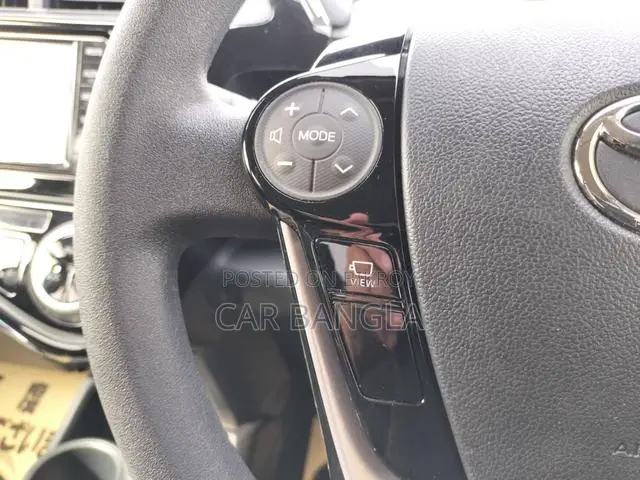 টয়োটা অ্যাকুয়া ২০২১ নীল