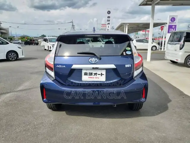 টয়োটা অ্যাকুয়া ২০২১ নীল