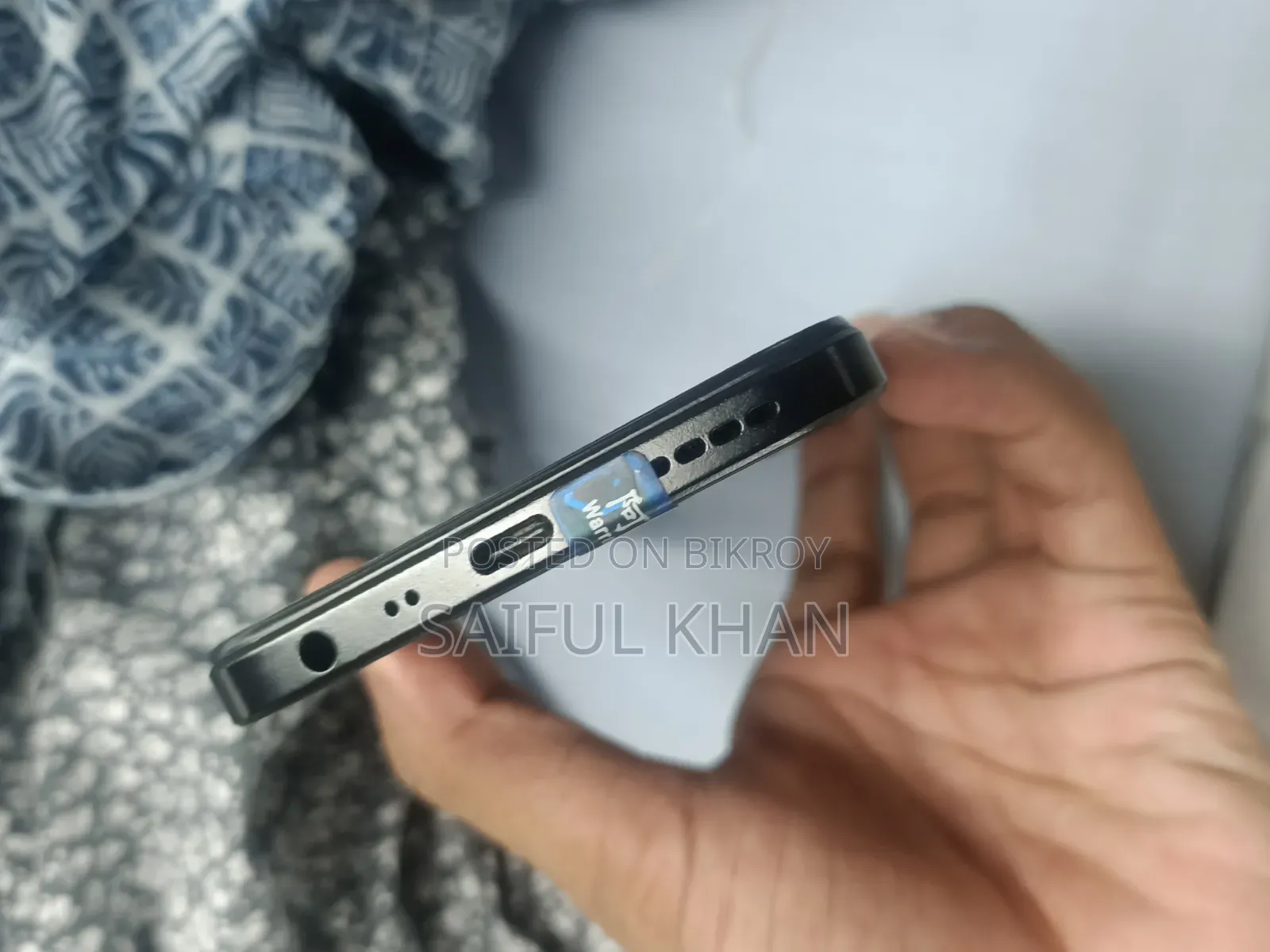 রিয়েলমি ভি৩০ ১২৮ জিবি কালো