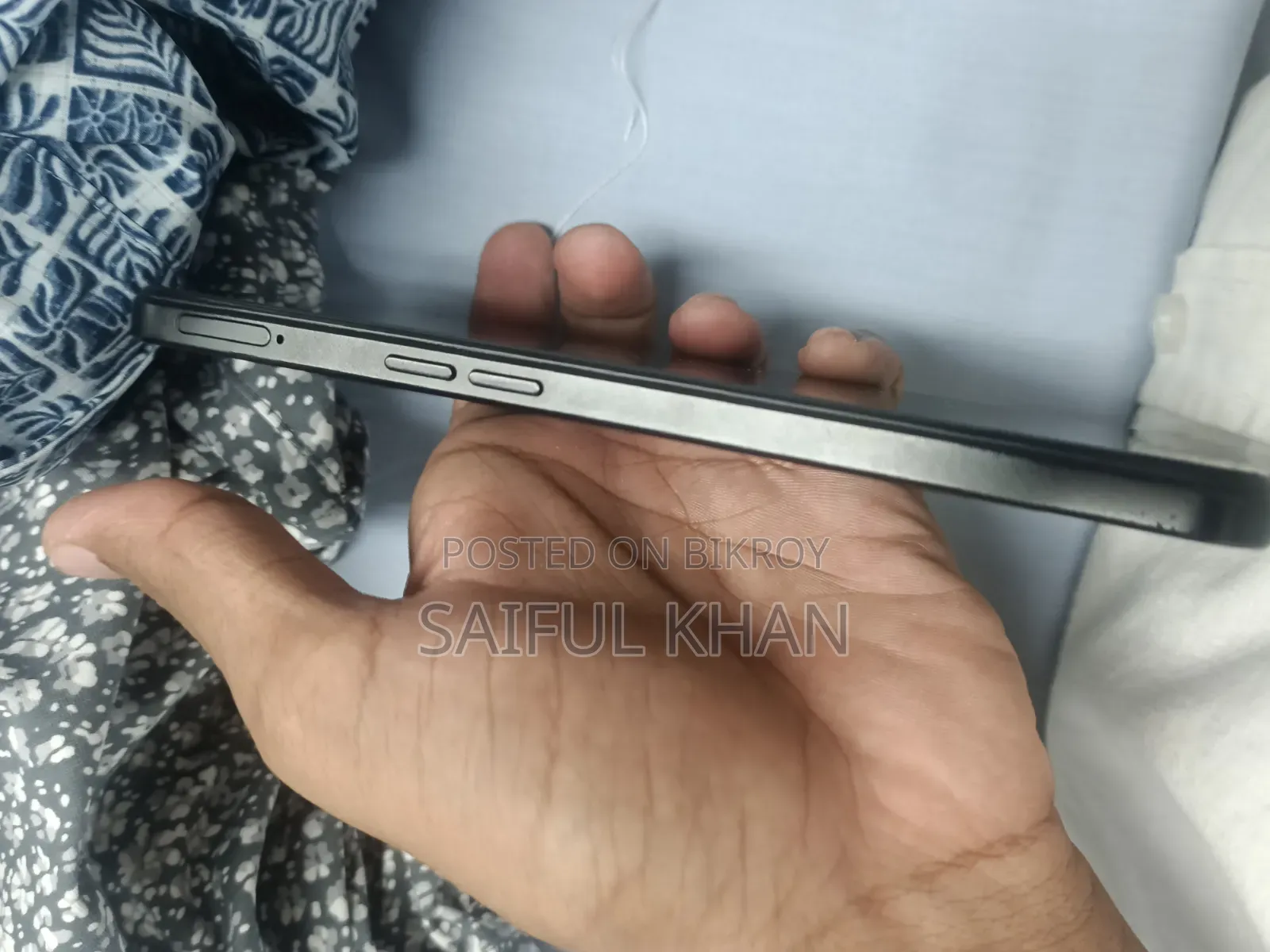রিয়েলমি ভি৩০ ১২৮ জিবি কালো