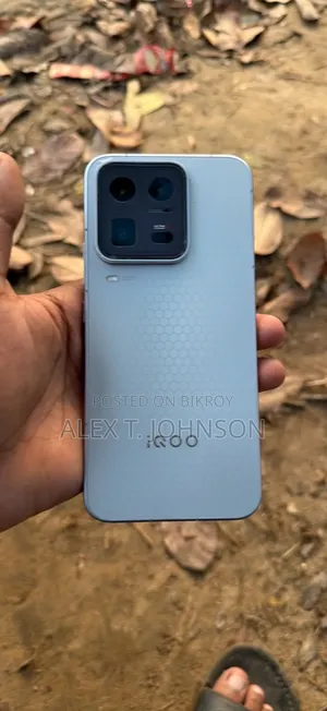 iQOO 512 GB Silver