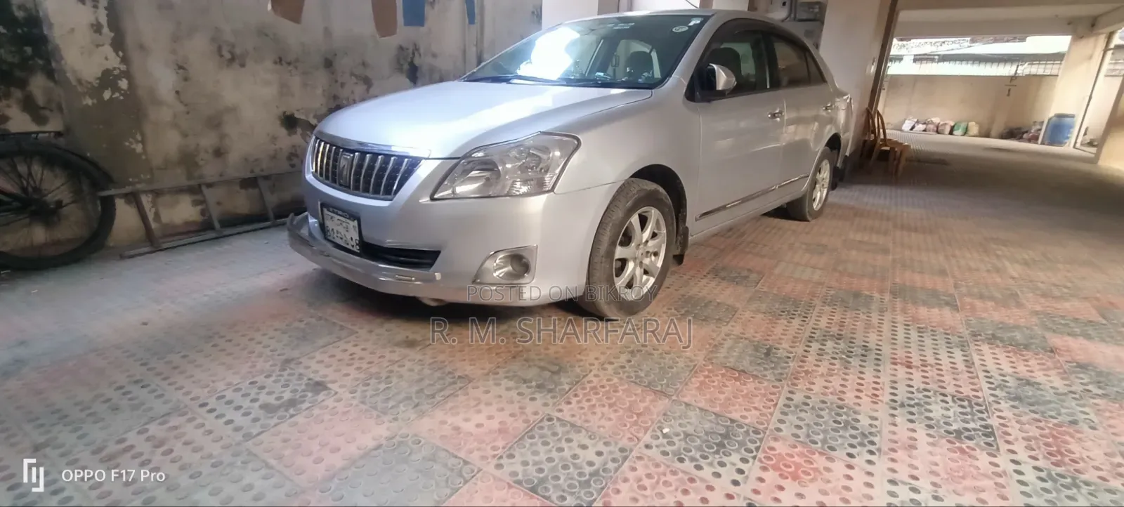টয়োটা প্রমিও ২০১৪ সিলভার