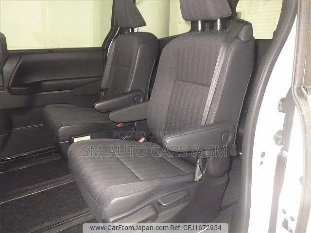 Toyota Noah 2023 Pearl