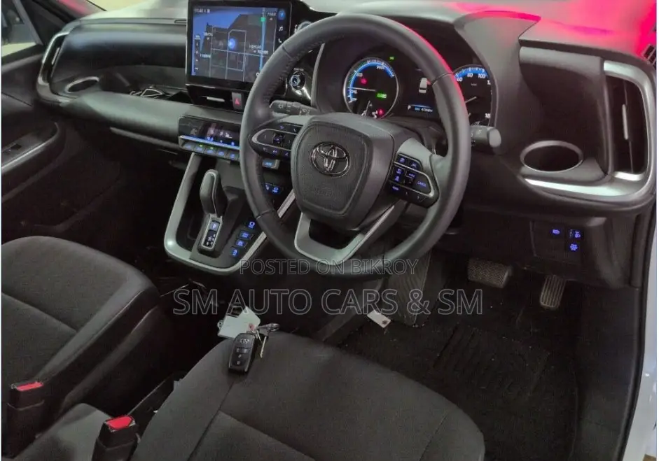 Toyota Noah 2023 Pearl