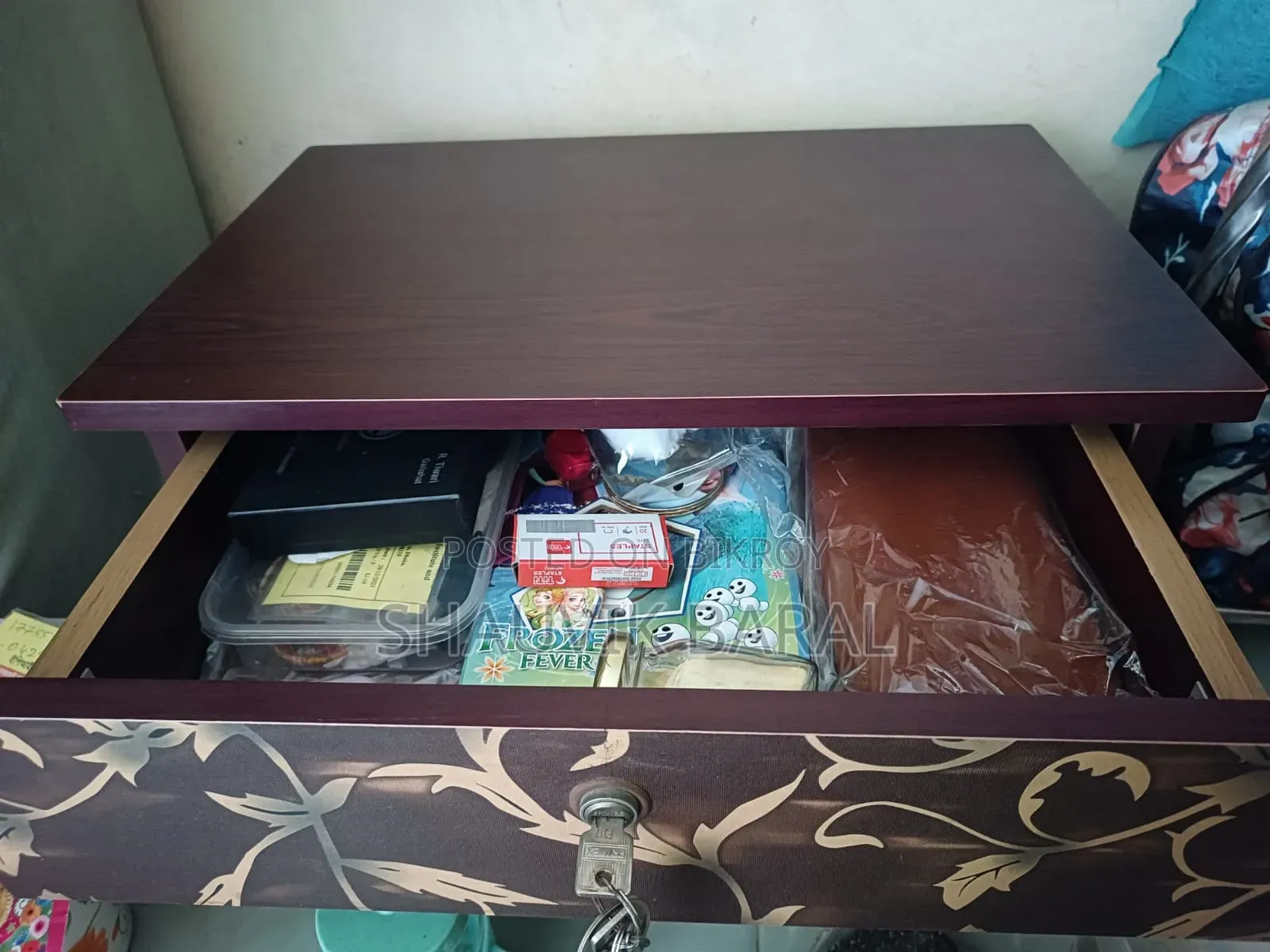 স্টাডি ও ল্যাপটপ টেবিল