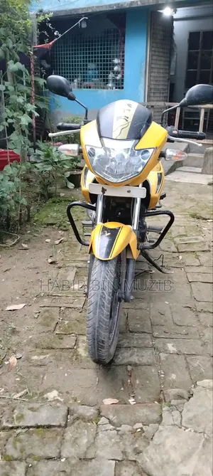 টিভিএস অ্যাপাচি আরটিআর ১৬০ ৪ভি ২০১১ হলুদ