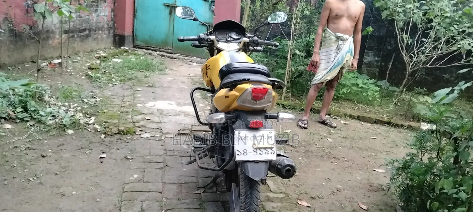 টিভিএস অ্যাপাচি আরটিআর ১৬০ ৪ভি ২০১১ হলুদ