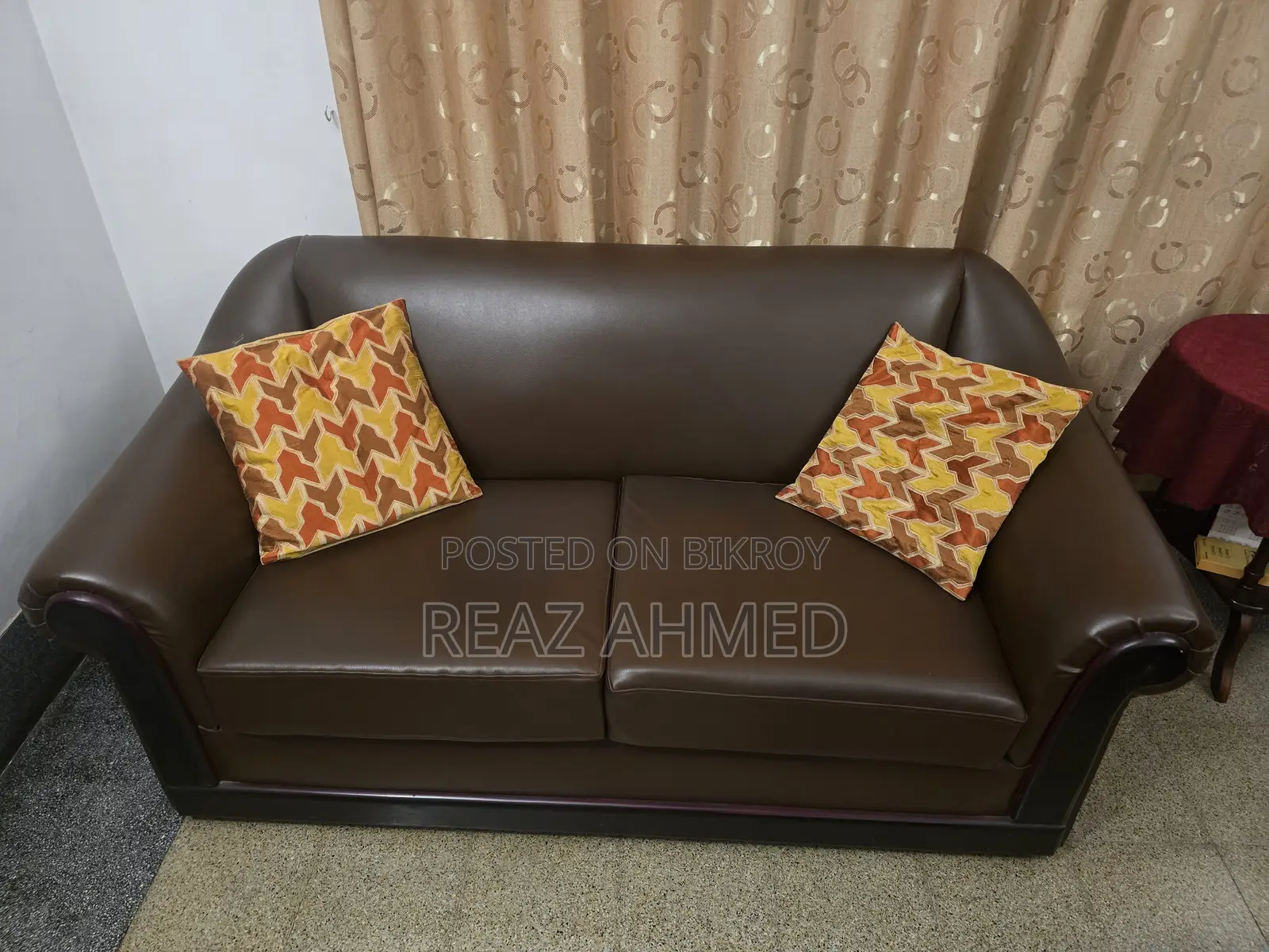 কৃত্রিম চামড়ার সোফা