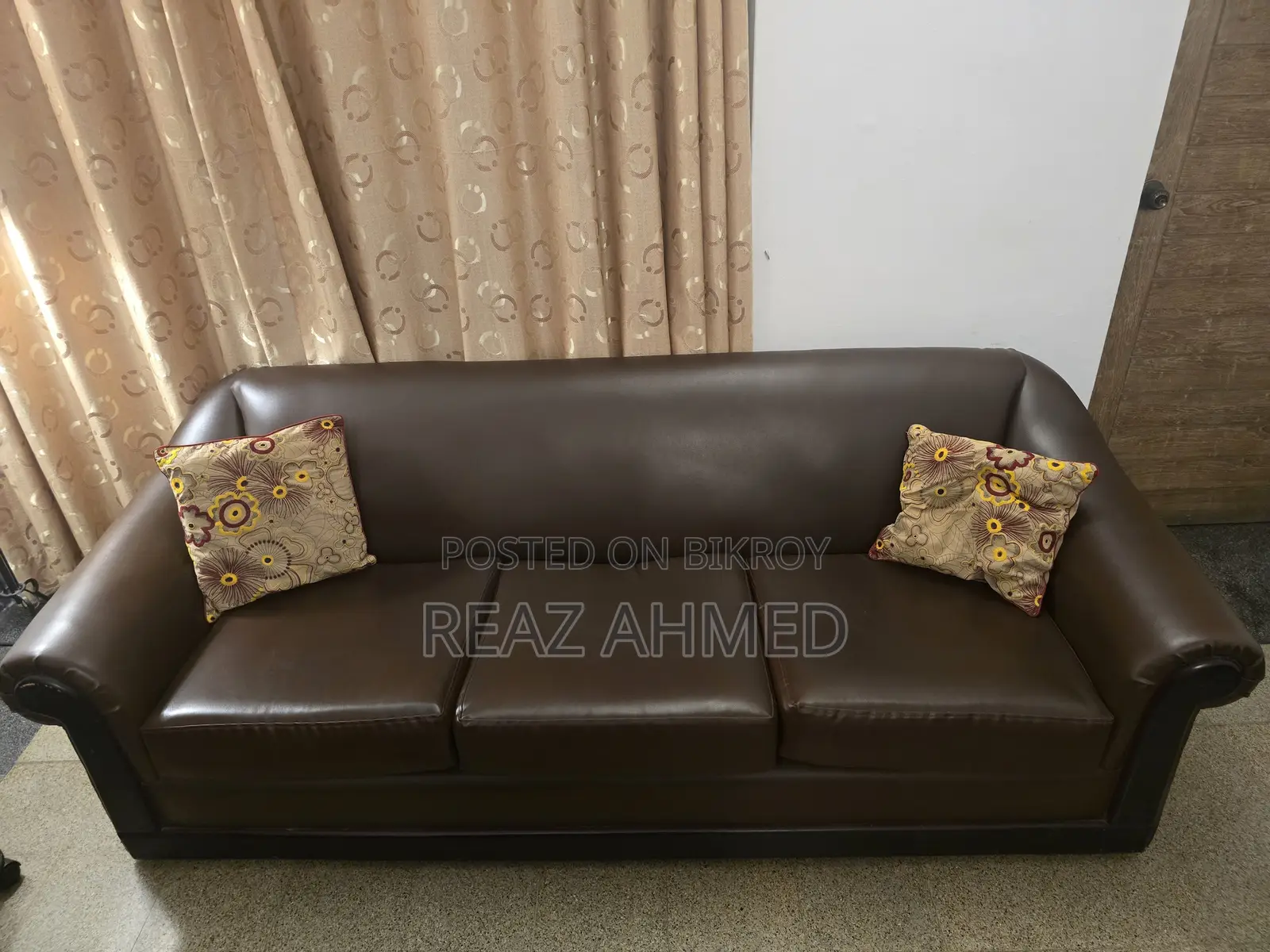 কৃত্রিম চামড়ার সোফা