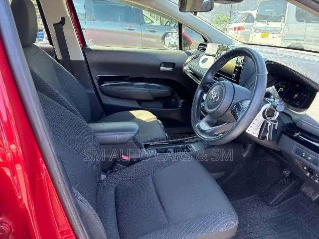 Toyota Aqua 2021 Red