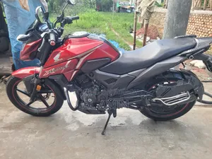 নতুন হোন্ডা এক্স-ব্লেড ১৬০ ২০২২ লাল