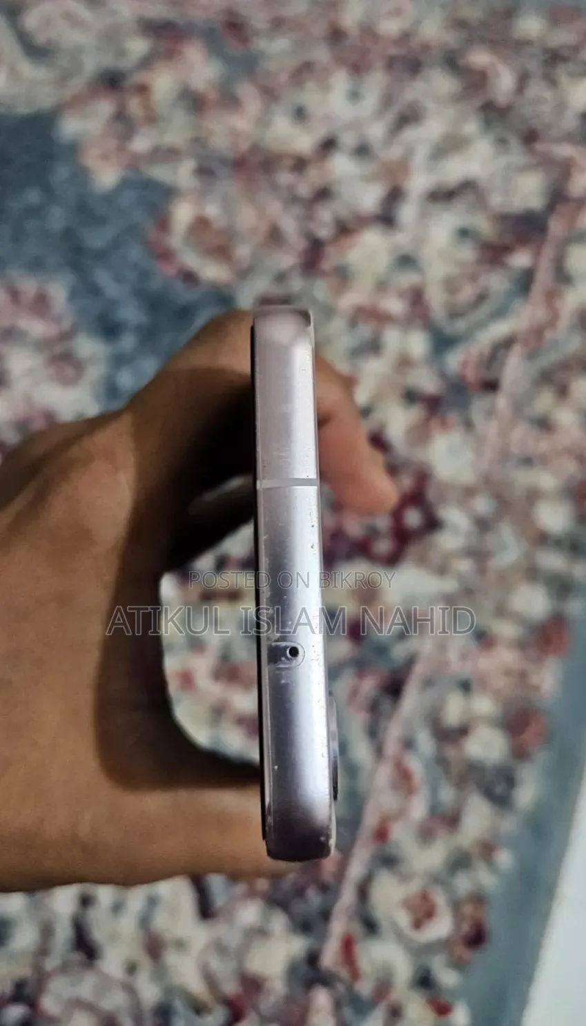 স্যামসাং গ্যালাক্সি এস২৩ ১২৮ জিবি হোয়াইট