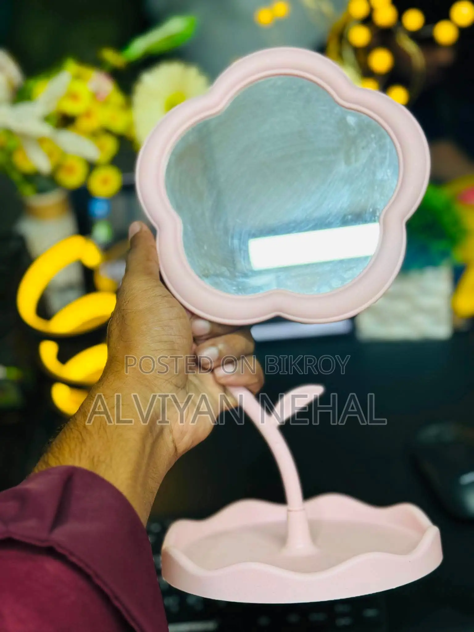 Flower Shaped Mirror for Student in Very Low Prize